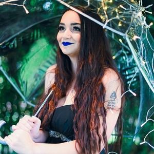 Meet your Posher, Alicia